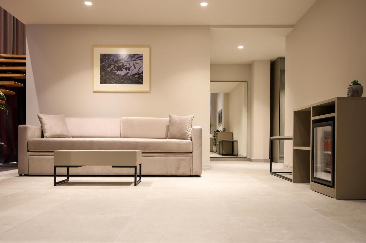 Toto Hotel & Apartments Radhime Exterior photo