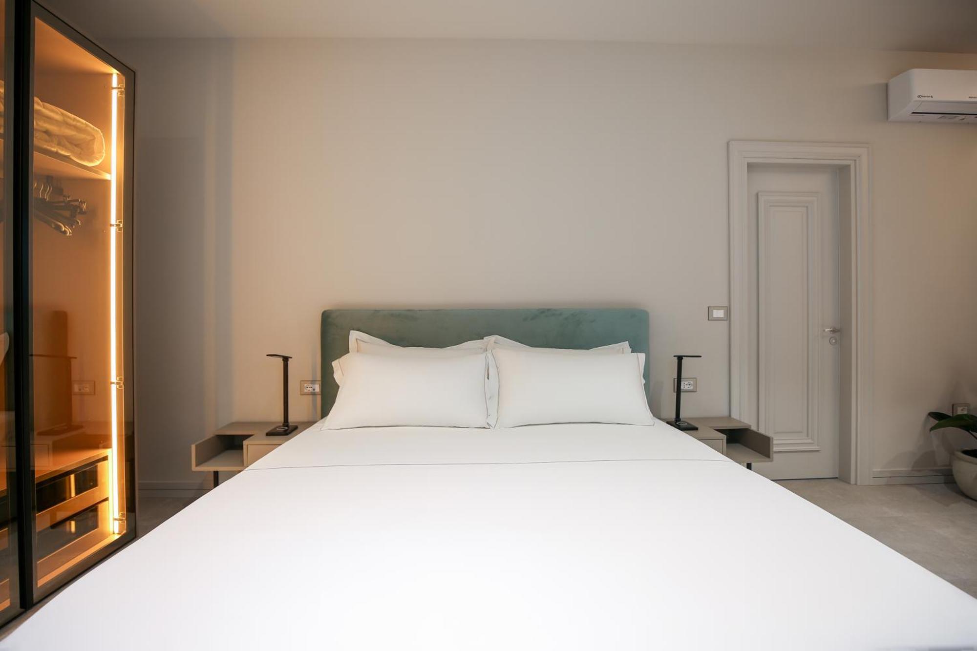 Toto Hotel & Apartments Radhime Exterior photo